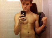 Dylan Sprouse Selfie